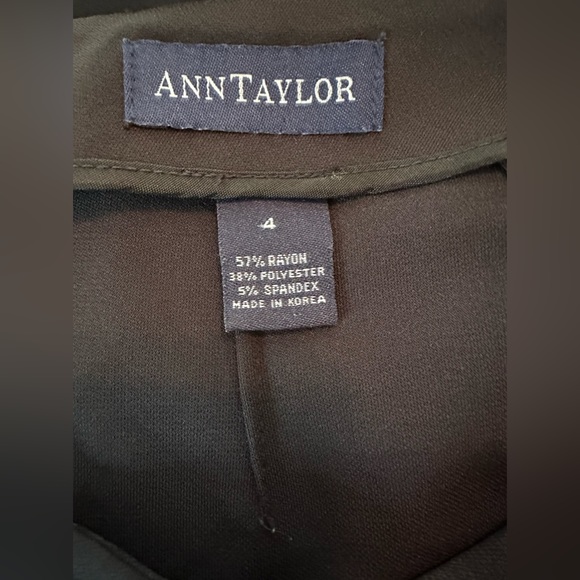 342. Ladies Ann Taylor Vintage Black Skirt with side slits - Picture 7 of 10